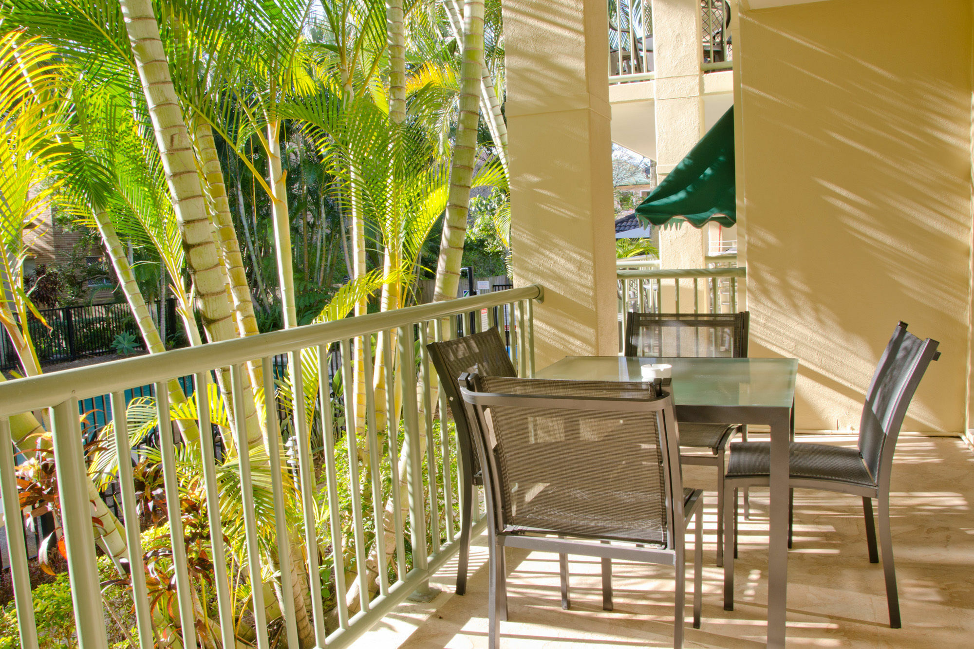 Bila Vista Kirra Beachside Apartments โกลด์โคสต์ ภายนอก รูปภาพ